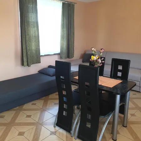 シャレー W Gorach *