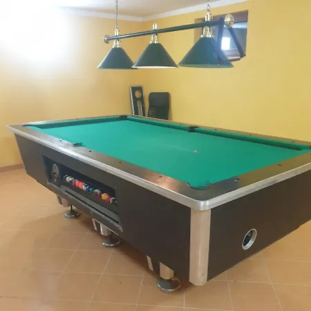 シャレー W Gorach